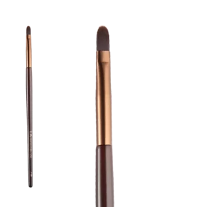 Élan Professional Brush Face No.9 features a flat, rounded tip with dense synthetic bristles ideal for precise application of concealer or cream products
